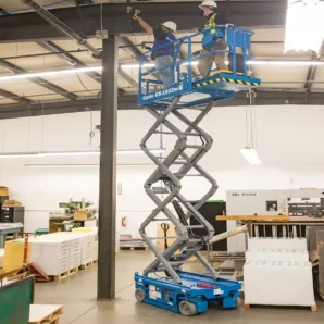 GS-1932m-E-Drive-Electric-Scissor-Lift-Working-at-height-in-a-warehouse