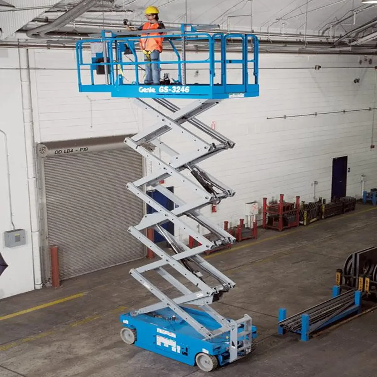 GS-2646-E-Drive-Electric-Scissor-Lift-1-Person-using-extended-deck