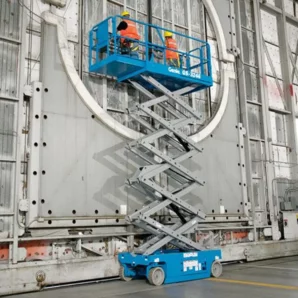 GS-2646-E-Drive-Electric-Scissor-Lift-2-People-operating