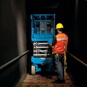 GS-3232-E-Drive-Electric-Scissor-Lift-Working-in-confined-space