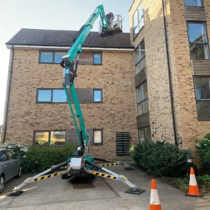 IM-R-19-SA-EVO-Spider-Lift-with-Single-Articulation-Boom-Working-at-height-on-block-of-flats