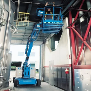 Z-3422-N-Articulated-Boom-Lift-Being-used-in-a-narrow-space