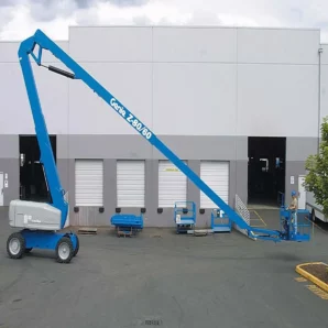 Z-8060-Articulated-Boom-Lift-Single-person-on-platform-at-low-level